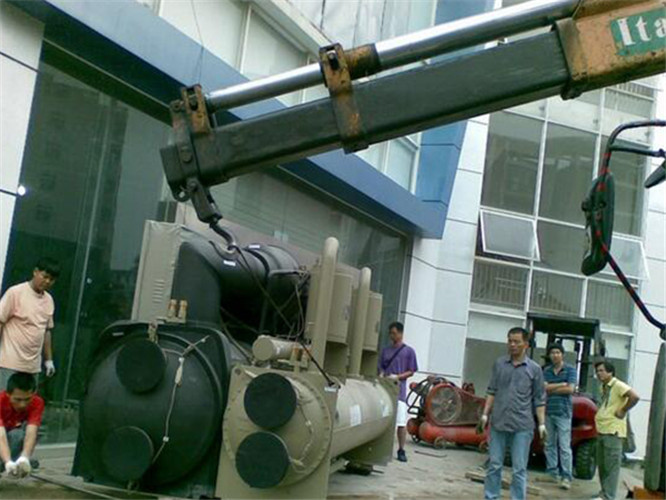 左权县随车吊和汽车吊的核心区别是什么？哪种更省钱？