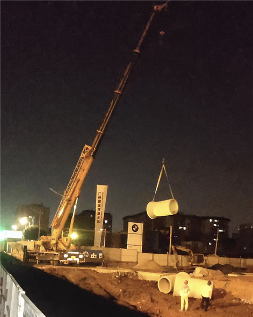 左权县“弯臂矫正”—— 吊车的 “形变补偿” 技术