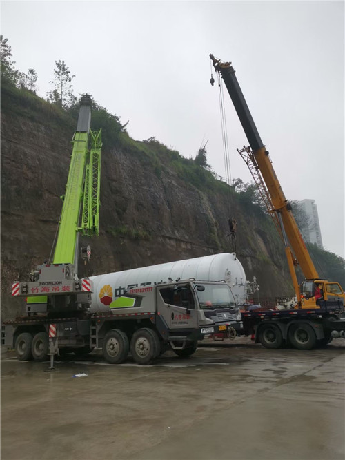 左权县“不怕风雨冻”—— 吊车的 “恶劣环境适应” 技术